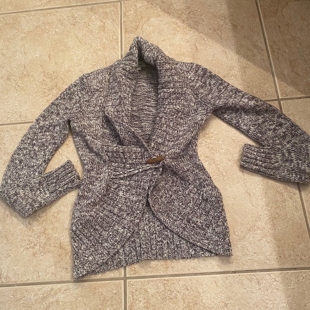 Guess sweater